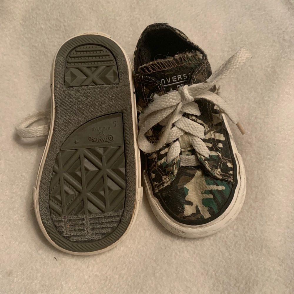 Converse - Picture 3 of 3